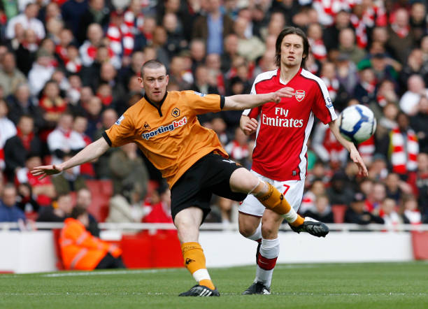 尼在对阵浦 尼在对阵浦