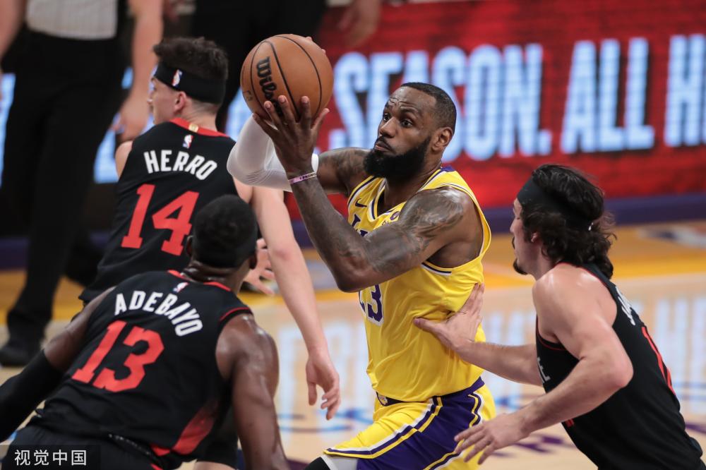 社交媒体上 社交媒体上